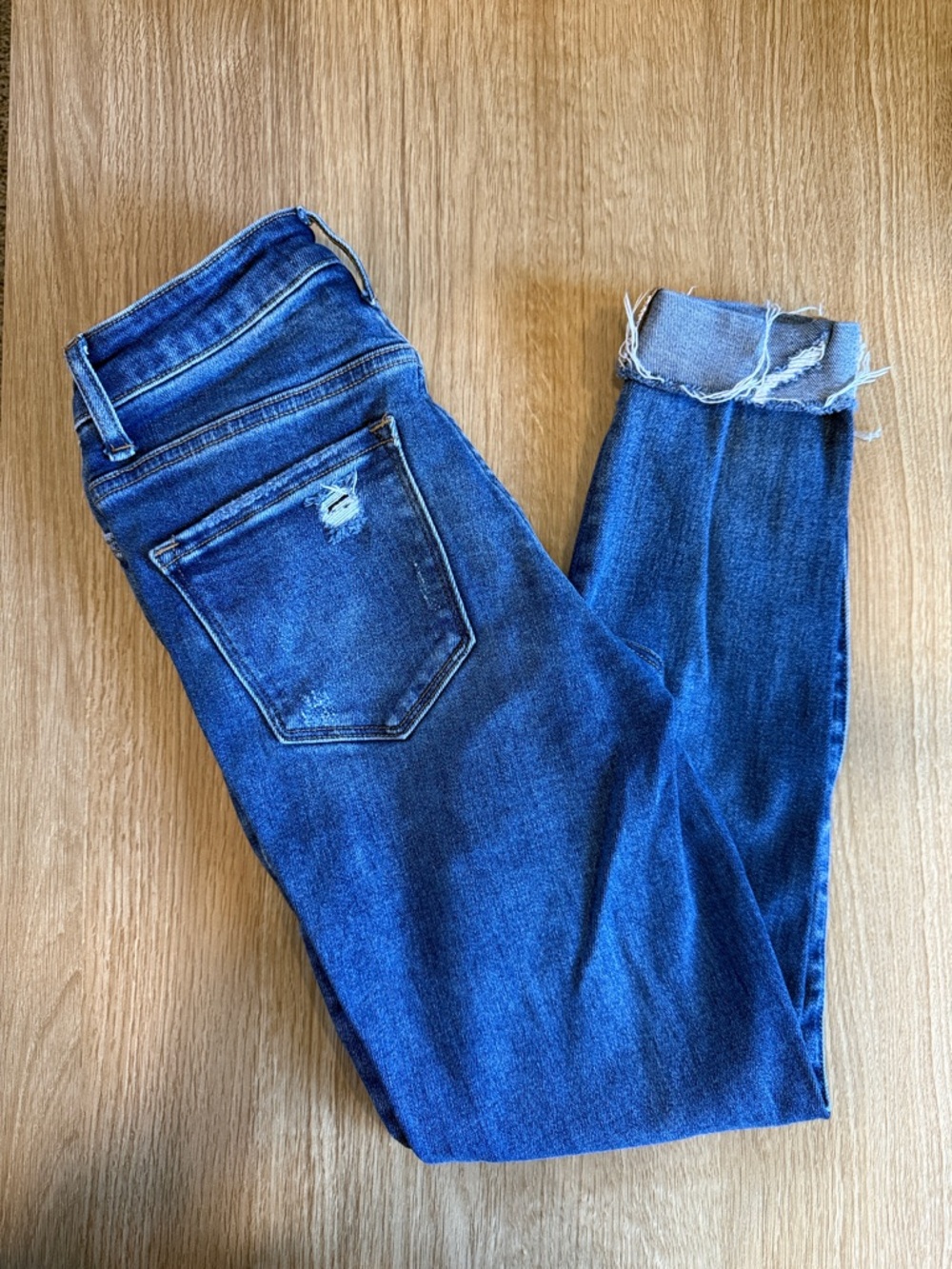 Ceros women’s Classic High-Rise Blue Jeans with Raw Hem